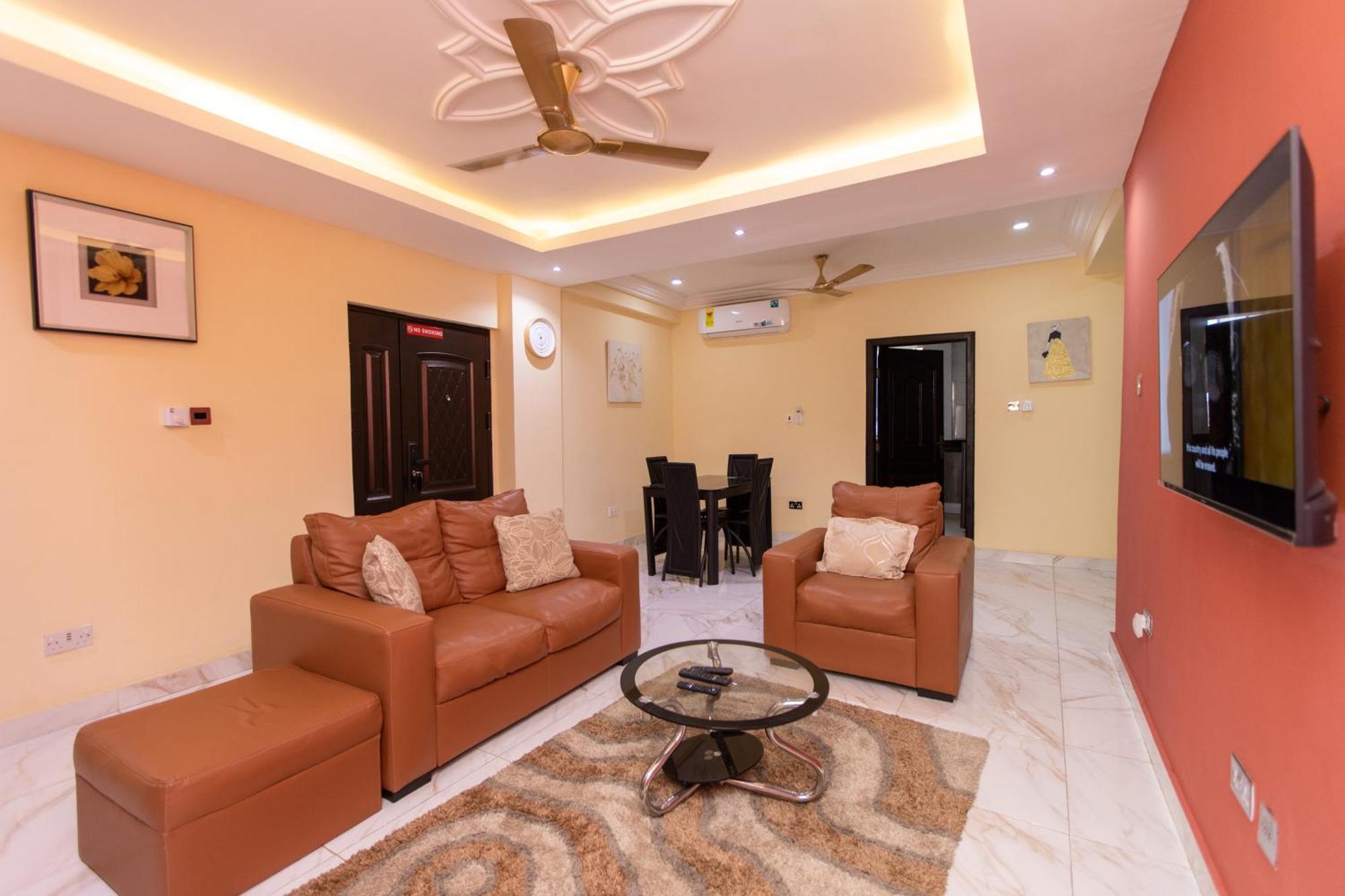 Kwashieman Washington Apartments - Just 25Mins Drive From The Airport מראה חיצוני תמונה