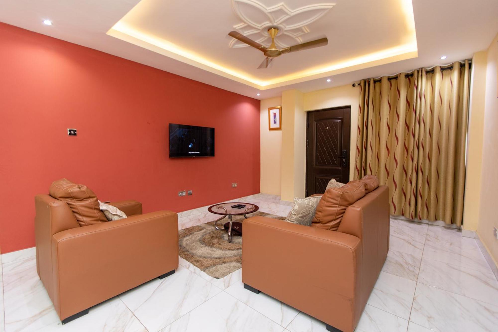 Kwashieman Washington Apartments - Just 25Mins Drive From The Airport מראה חיצוני תמונה